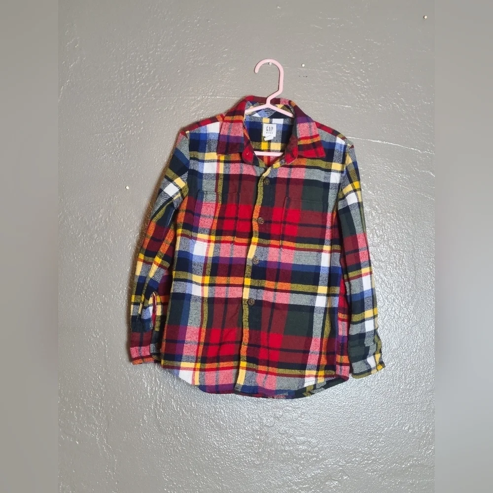 GAP Boys Multicolor Plaid Flanel Button Down Shirt NWOT Size S 6-7
